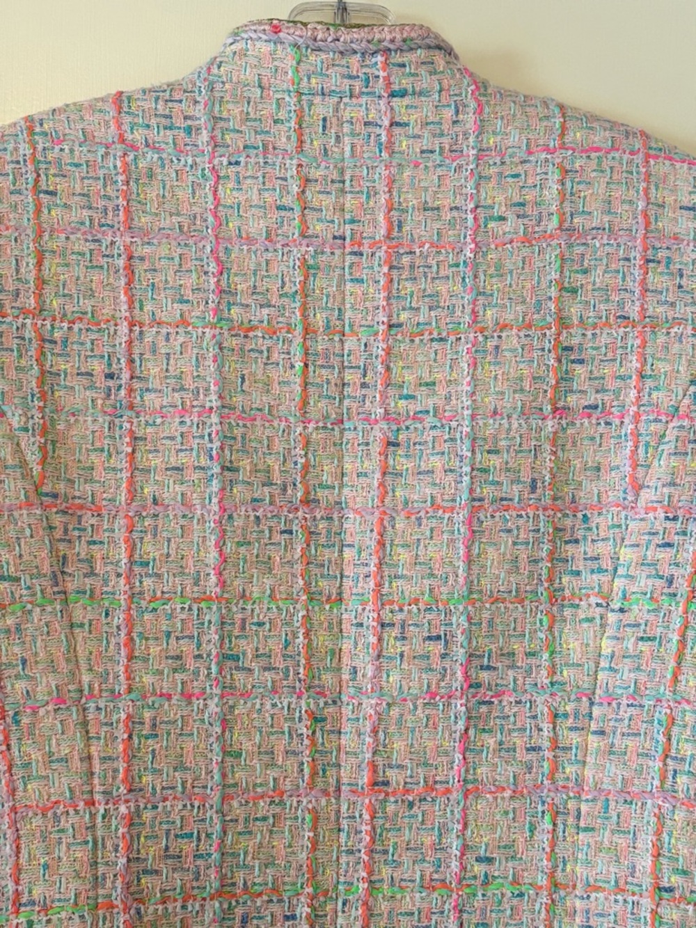 EUC CHANEL 2024 Pastel Tweed Evening Jacket in Pink, Green & Cream size 40/US 8 - Picture 15 of 16